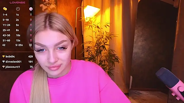 Snapshot of Ella_Milla chatting on 01.13.25 Ella Milla online show from 01.13.25