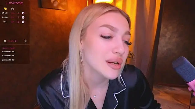 Snapshot of Ella_Milla chatting on 01.14.25 Ella Milla online show from 01.14.25