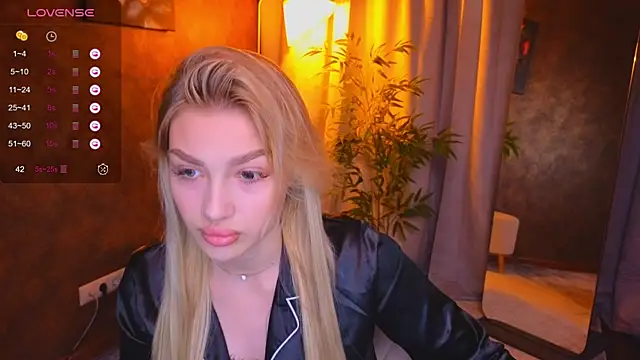 Snapshot of Ella_Milla chatting on 01.27.25 Ella Milla online show from 01.27.25