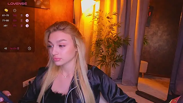 Snapshot of Ella_Milla chatting on 01.27.25 Ella Milla online show from 01.27.25