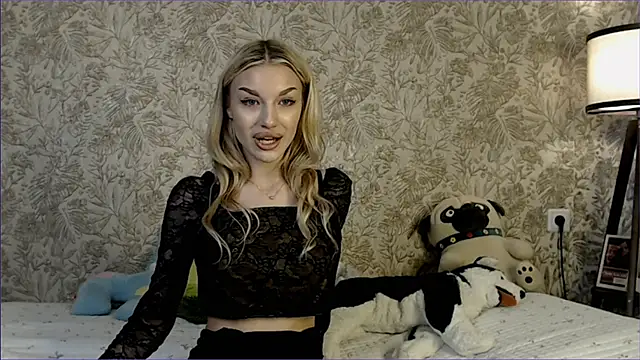 Snapshot of Ella_Milla chatting on 11.16.25 Ella Milla online show from 11.16.25