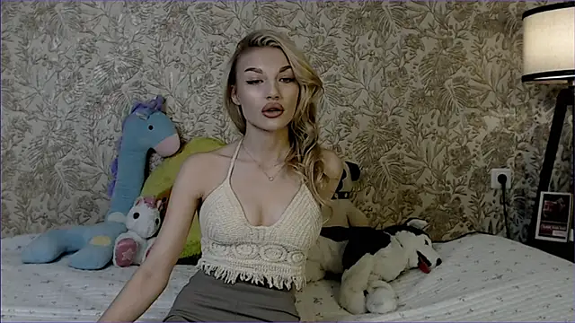 Snapshot of Ella_Milla chatting on 11.23.25 Ella Milla online show from 11.23.25