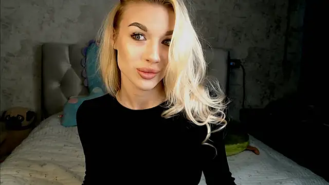 Ella Milla online show from 04.07.26