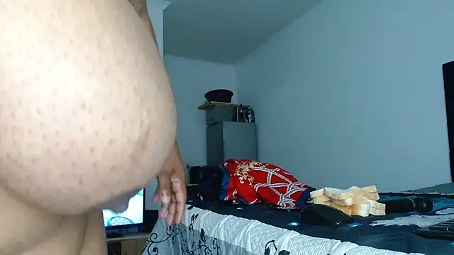 Snapshot of Hugetittiesxx2 chatting on 01.19.26 Hugetittiesxx2 online show from 01.19.26