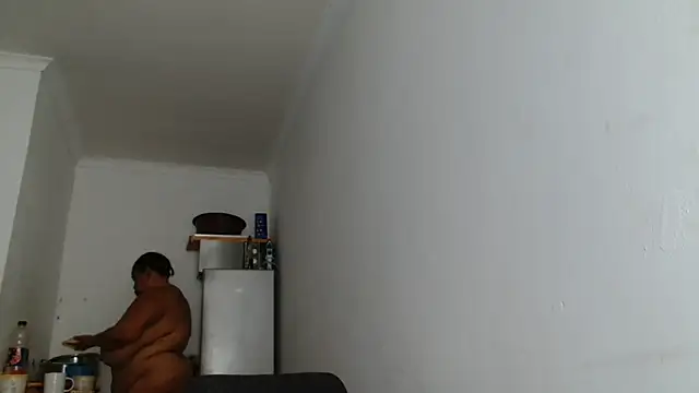 Snapshot of Hugetittiesxx2 chatting on 02.22.26 Hugetittiesxx2 online show from 02.22.26