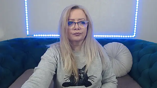 IvanaCharm online show from 04.28.26