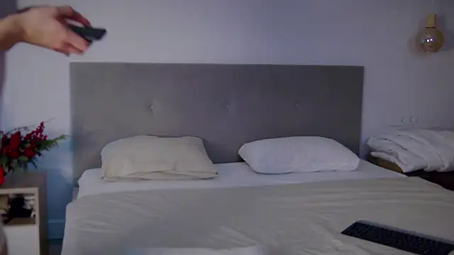 Snapshot of girl_next_door19 chatting on 01.12.25 girl next door19 online show from 01.12.25