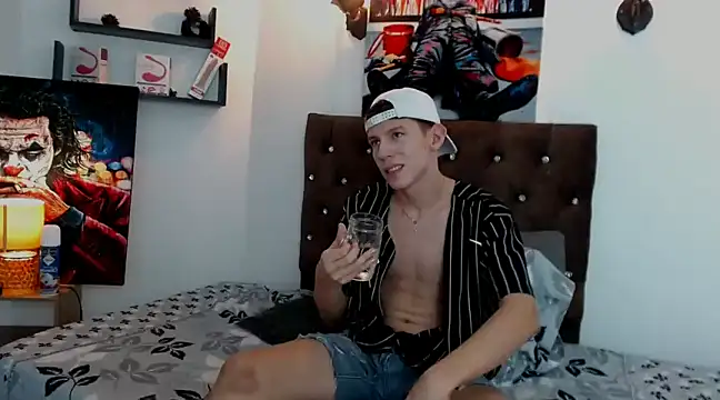 flowers18 online show from 01.15.25