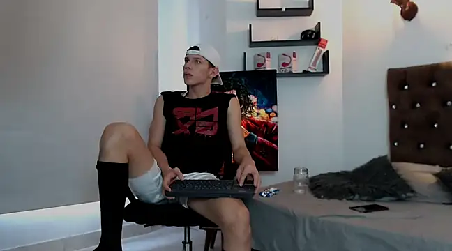 flowers18 online show from 01.24.25