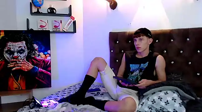 flowers18 online show from 02.12.25