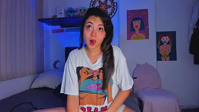 Snapshot of azumi_cutiepie_ chatting on 02.15.25 azumi cutiepie online show from 02.15.25