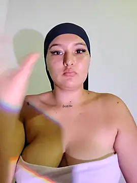 Snapshot of Celeste_camila18 chatting on 09.16.25 Celeste camila18 online show from 09.16.25