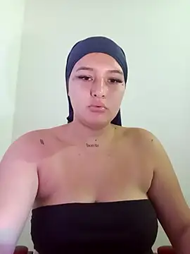 Snapshot of Celeste_camila18 chatting on 09.19.25 Celeste camila18 online show from 09.19.25