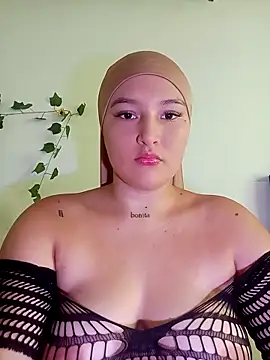 Snapshot of Celeste_camila18 chatting on 09.29.25 Celeste camila18 online show from 09.29.25