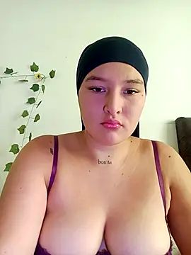 Snapshot of Celeste_camila18 chatting on 10.01.25 Celeste camila18 online show from 10.01.25