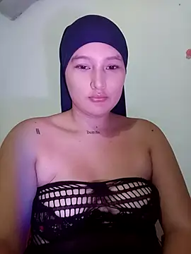 Snapshot of Celeste_camila18 chatting on 10.19.25 Celeste camila18 online show from 10.19.25