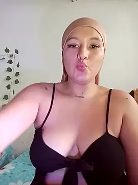 Snapshot of Celeste_camila18 chatting on 10.25.25 Celeste camila18 online show from 10.25.25