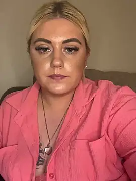 Snapshot of Blondiee3088 chatting on 03.04.25 Blondiee3088 online show from 03.04.25