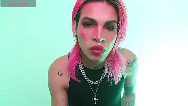 Snapshot of Jace_Quinn chatting on 12.01.24 Jace Quinn online show from 12.01.24