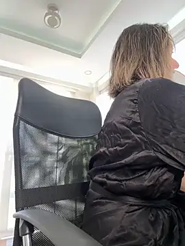 nicollefiorett online show from 12.02.25