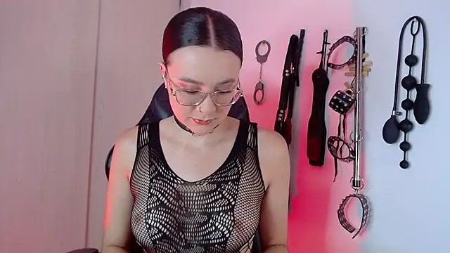 Alisson Beckett online show from 09.11.25