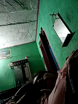 Snapshot of Chandni chatting on 01.25.25 Chandni online show from 01.25.25