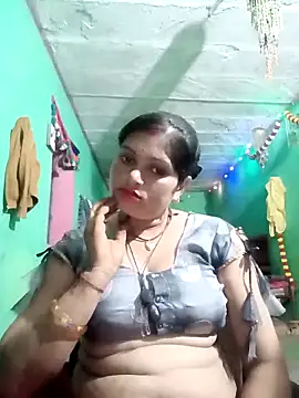 Snapshot of Chandni chatting on 02.15.25 Chandni online show from 02.15.25