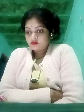 Snapshot of Chandni chatting on 02.17.25 Chandni online show from 02.17.25