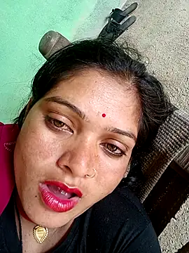 Snapshot of Chandni chatting on 02.18.25 Chandni online show from 02.18.25