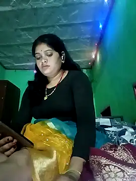 Snapshot of Chandni chatting on 02.27.25 Chandni online show from 02.27.25