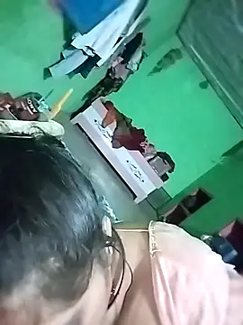 Snapshot of Chandni chatting on 09.20.25 Chandni online show from 09.20.25