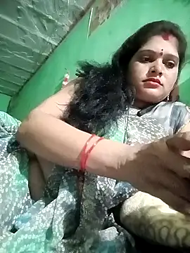 Snapshot of Chandni chatting on 09.23.25 Chandni online show from 09.23.25