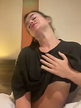 English-Chloe96 online show from 11.03.25