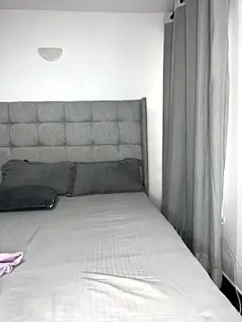 Snapshot of prettiepearl chatting on 09.21.25 prettiepearl online show from 09.21.25