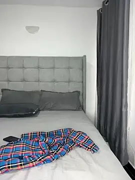 Snapshot of prettiepearl chatting on 09.23.25 prettiepearl online show from 09.23.25