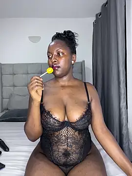 Snapshot of prettiepearl chatting on 10.02.25 prettiepearl online show from 10.02.25