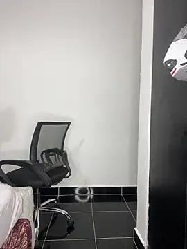 Snapshot of prettiepearl chatting on 11.27.25 prettiepearl online show from 11.27.25