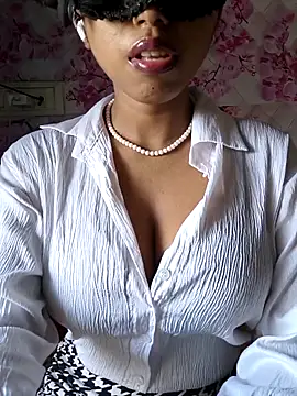 sandy naughty online show from 04.28.26