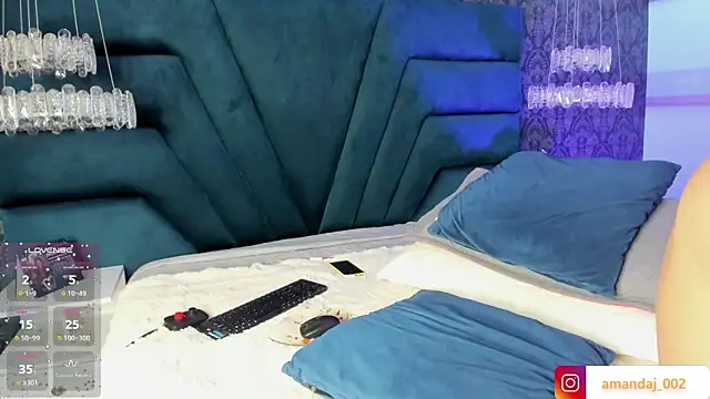 amandaaJones  online show from 02.08.25