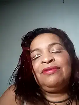 Snapshot of _violetta_- chatting on 03.18.25  violetta - online show from 03.18.25