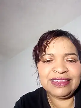 Snapshot of _violetta_- chatting on 10.25.25  violetta - online show from 10.25.25