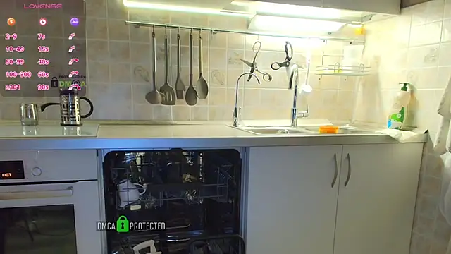 MilfeaN online show from 10.28.25