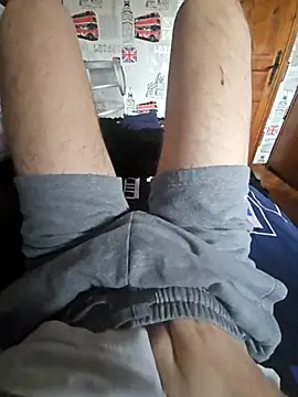 Snapshot of Azerty0911 chatting on 12.02.25 Azerty0911 online show from 12.02.25