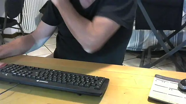 Snapshot of alkro63 chatting on 09.28.25 alkro63 online show from 09.28.25