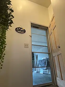 Snapshot of EllaSnow chatting on 03.15.26 EllaSnow online show from 03.15.26