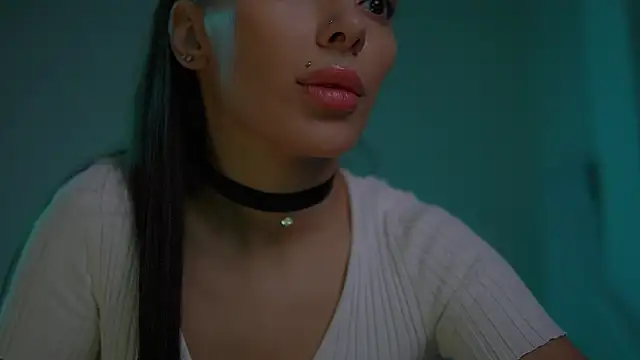 Snapshot of Mila_May_ chatting on 03.24.26 Mila May online show from 03.24.26