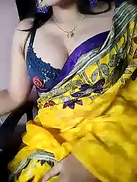 Snapshot of karishma chatting on 03.20.25 karishma online show from 03.20.25