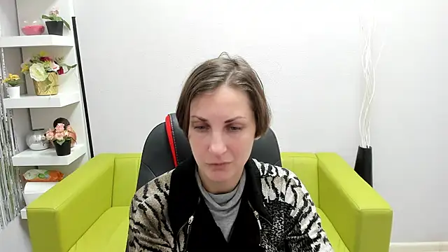 Snapshot of AuroraScript chatting on 12.21.24 AuroraScript online show from 12.21.24