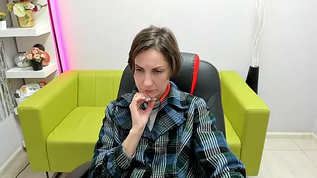 Snapshot of AuroraScript chatting on 12.27.24 AuroraScript online show from 12.27.24