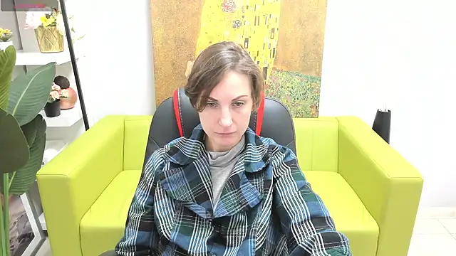 Snapshot of AuroraScript chatting on 12.28.24 AuroraScript online show from 12.28.24